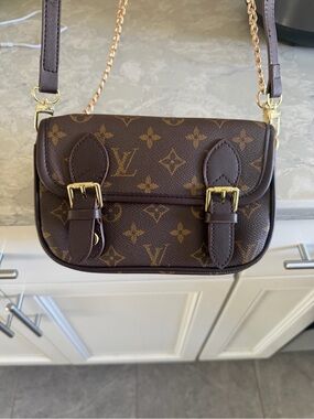 Fashion Bag . Comes with 2 straps . Brand new